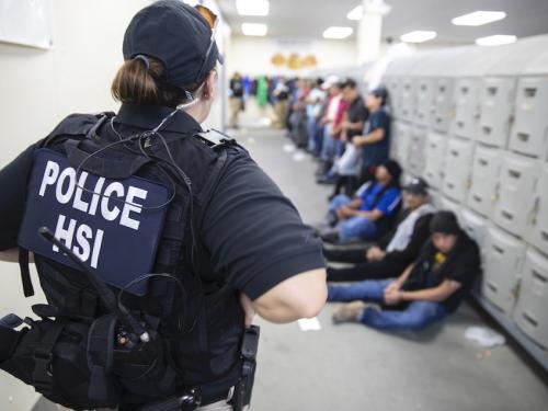Η αυξανόμενη πίεση στους πρόσφυγες και μετανάστες στις ΗΠΑ