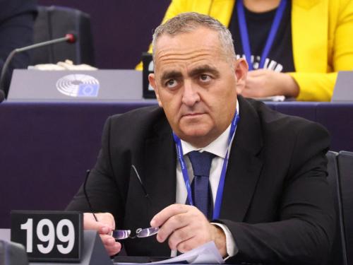Σημαντικές Πολιτικές Εξελίξεις: Από την Deutsche Welle έως την πίεση στους βουλευτές της ΝΔ