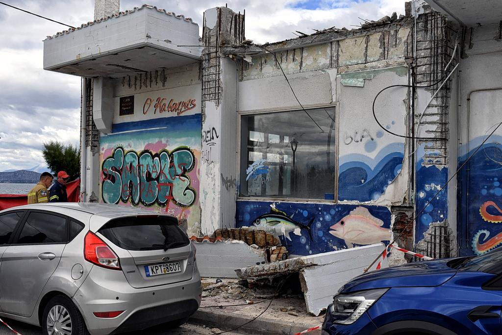 Σοβαρά περιστατικά και εορταστικές εκδηλώσεις στη χώρα