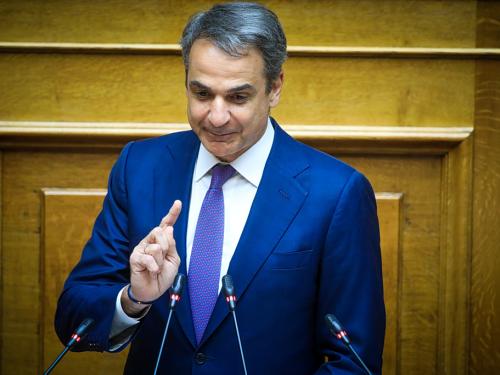 Σημαντικές Πολιτικές Εξελίξεις: Από το Προαύλιο της Βουλής έως τις Επαφές Μητσοτάκη