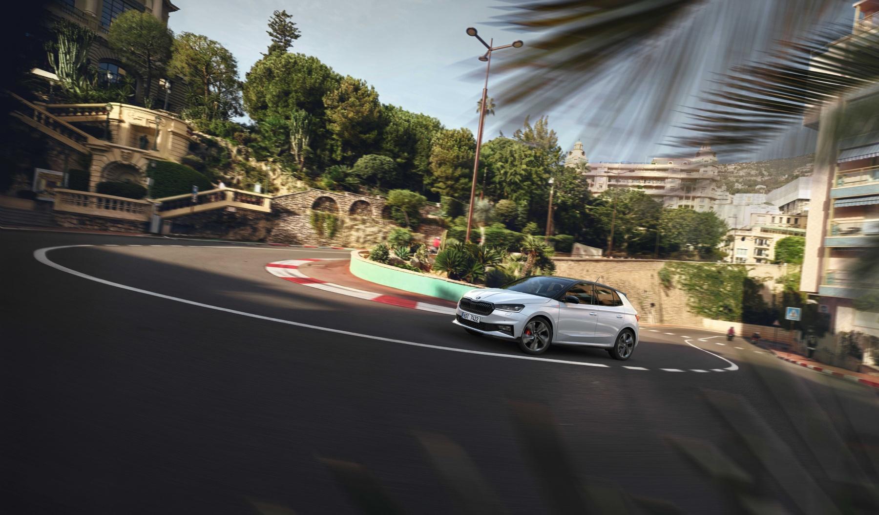 Λανσάρισμα της Lotus Emira 420 Sport και Skoda Fabia 130 στην ελληνική αγορά