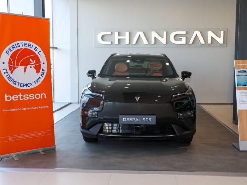 Η Ford «φορτώνει» ελπίδα και τρόφιμα σε όλη την Ελλάδα