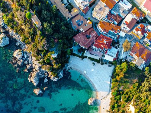 Η Ελλάδα προσελκύει ξένους επενδυτές: Αλλαγές στο Golden Visa