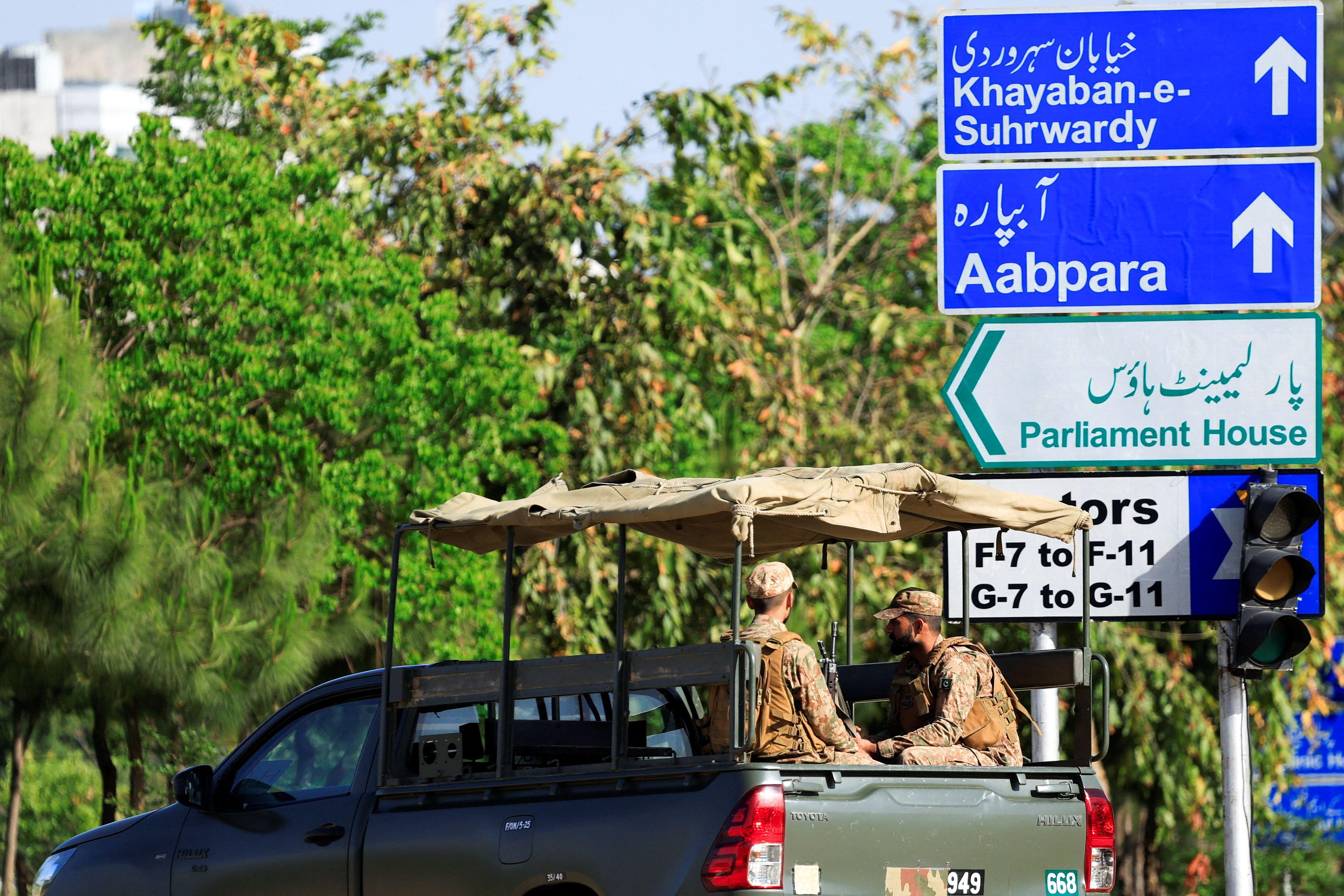 Σημαντικές Πολιτικές Εξελίξεις: Από Διαθήκες έως Διεθνείς Σχέσεις
