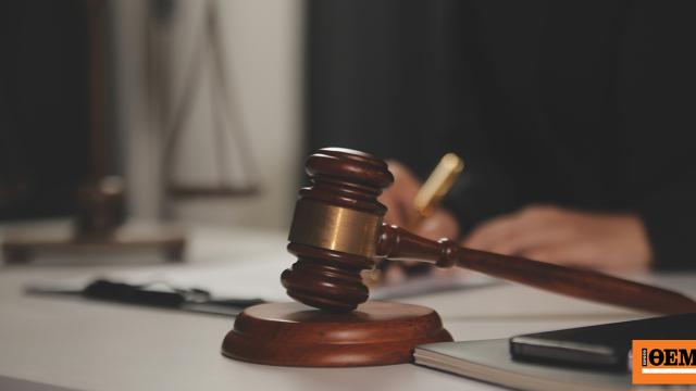 Ανατροπές και προκλήσεις στην ελληνική πολιτική σκηνή