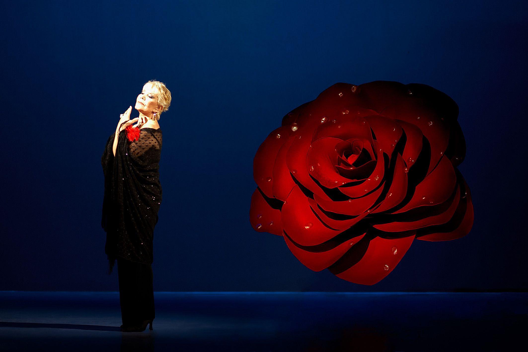 Η Μαρινέλλα: Μια Ζωή Πλημμυρισμένη από Μουσική και Συναισθήματα