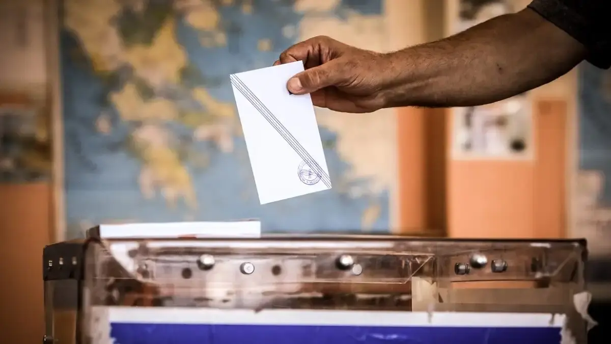 Δημοσκοπηση MRB: Η ΝΔ προηγείται με μεγάλη διαφορά, οι πολίτες ζητούν ουδετερότητα