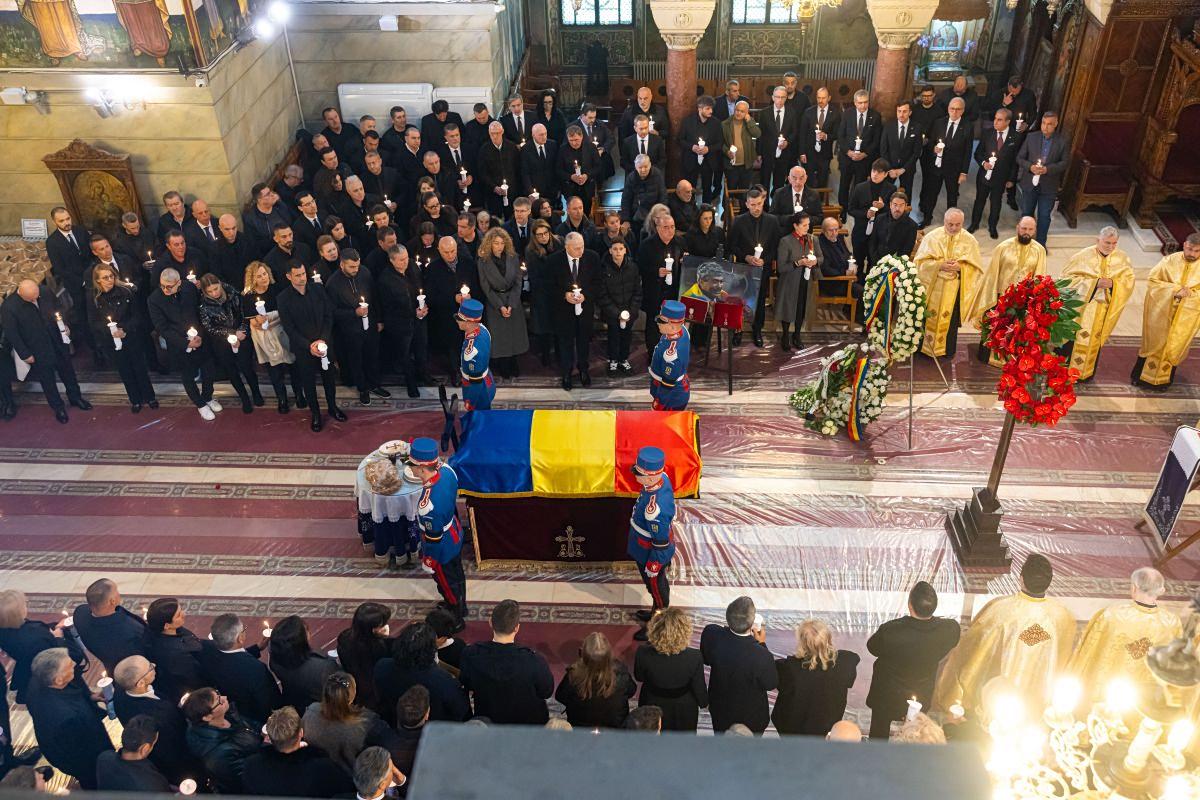 Το τελευταίο αντίο στον Μιρτσέα Λουτσέσκου με στρατιωτικές τιμές