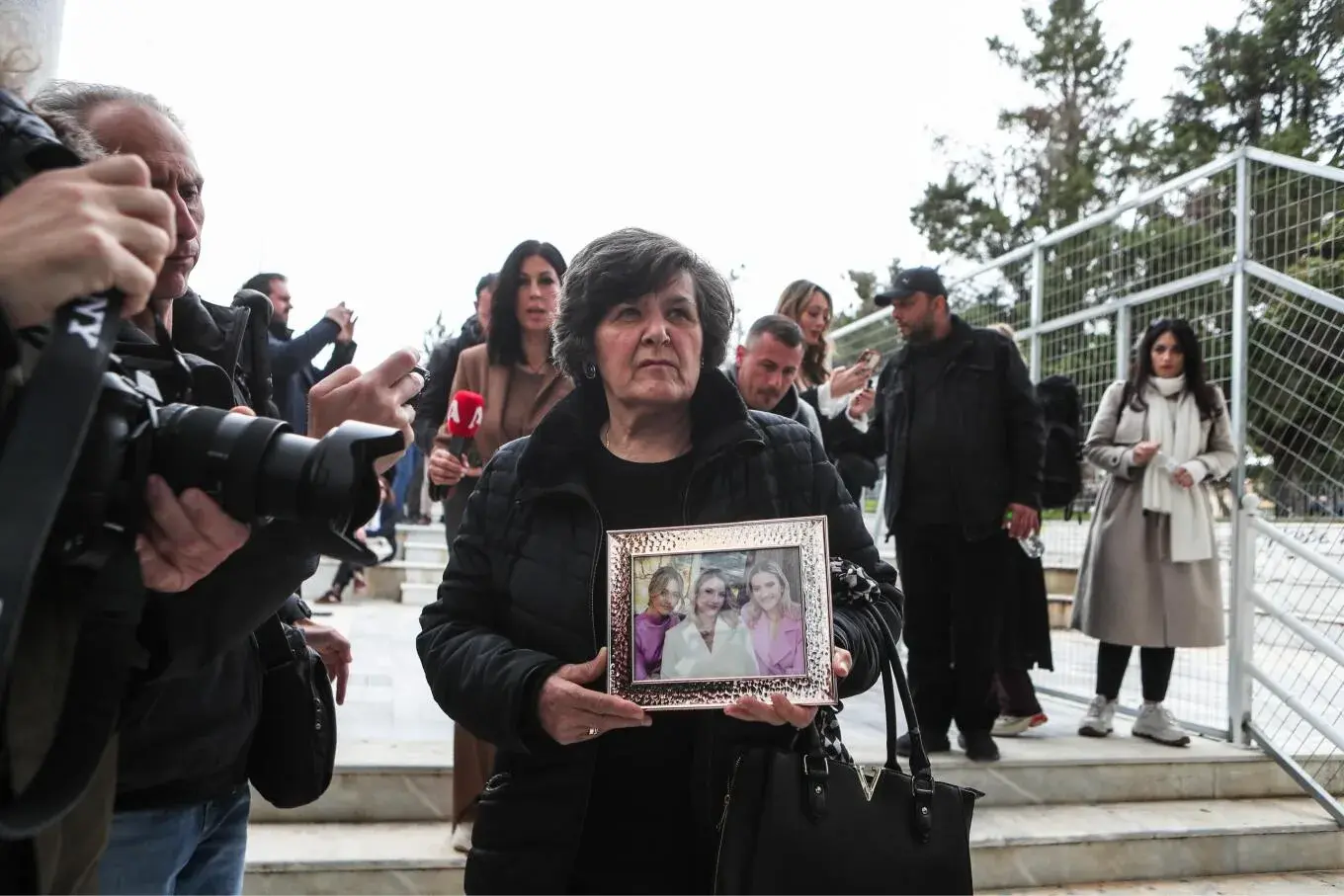 Σημαντικές Πολιτικές Εξελίξεις: Μεταθέσεις Εκπαιδευτικών και Δικαστικές Διαμάχες