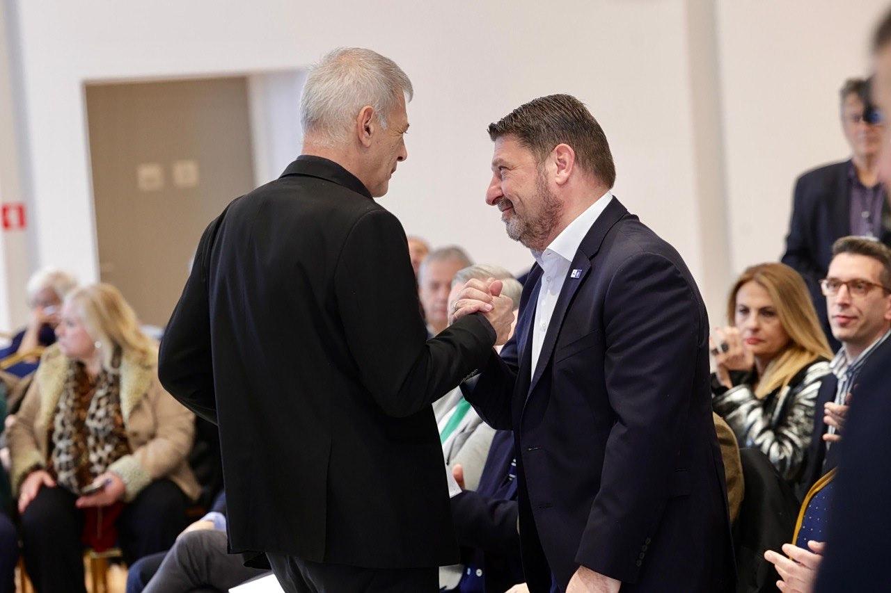 Σημαντική συνεργασία Χαρδαλιά-Μώραλη: 51 έργα για τον Πειραιά