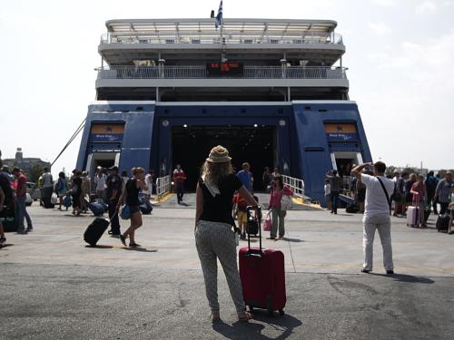 Ελλάδα: Πρώτη επιλογή για τουρίστες και σημαντικές εξελίξεις στα σύνορα