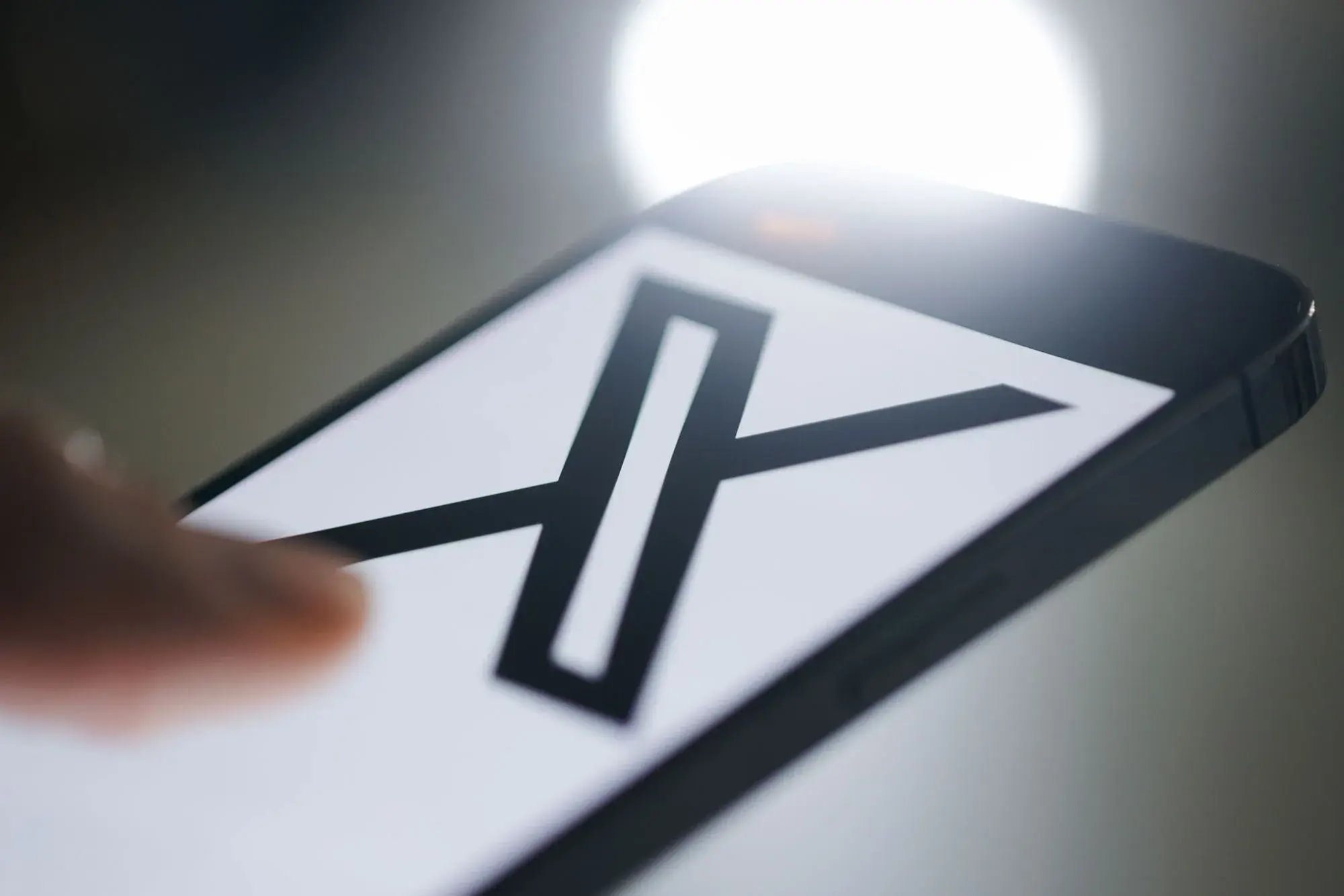 Ανεξέλεγκτη εξάπλωση AI περιεχομένου και η ΝΕΠ προβάλει δυναμικά