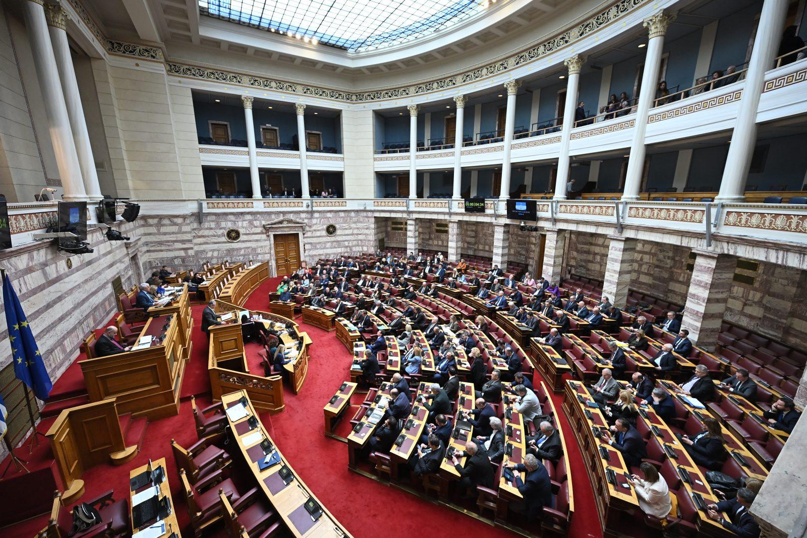 Συζητήσεις στη Βουλή για το Νομοσχέδιο Παιδείας και τις Ρυθμίσεις στα Τέμπη