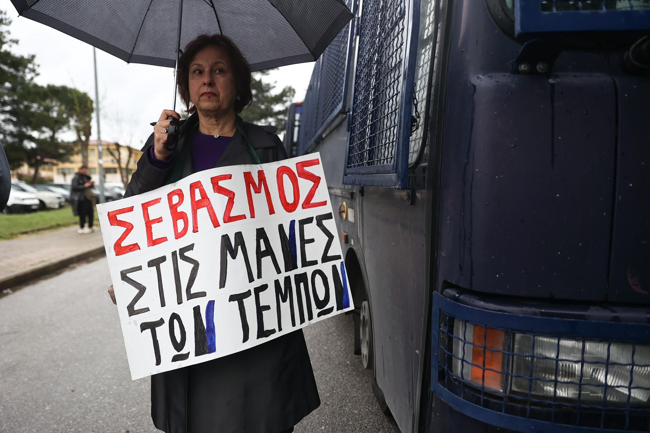 Σφοδρές πολιτικές αντιπαραθέσεις και δικαστικές εξελίξεις στη χώρα