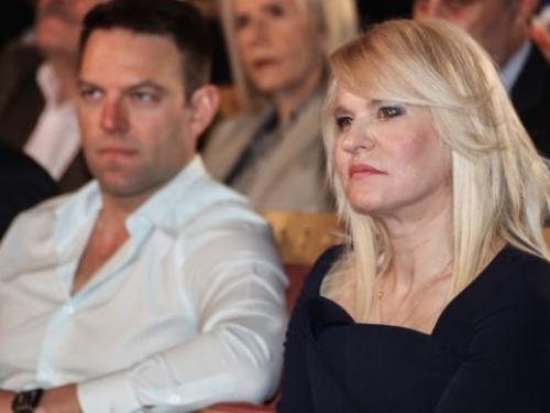 Μόνο με την Τζάκρη έμεινε ο Κασσελάκης – Έκπτωτος και με απόφαση της Πολιτικής Γραμματείας