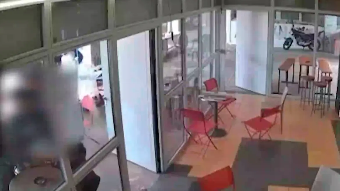 Πήρε αναβολή η δίκη του 34χρονου φοιτητή για την επίθεση σε ιδιοκτήτρια κυλικείου – Αίτημα για ιατροδικαστική εξέταση