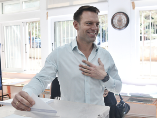 Ευρωεκλογές 2024: Στην Εκάλη ψήφισε ο Στέφανος Κασσελάκης