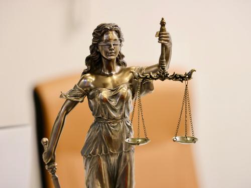 Σοβαρές εξελίξεις στην πολιτική σκηνή: Από εγκλήματα μέχρι δικαστικές αποφάσεις