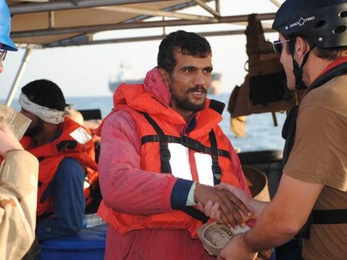 Δραματικές εξελίξεις στην Ελλάδα: Διάσωση μεταναστών και πυρκαγιές