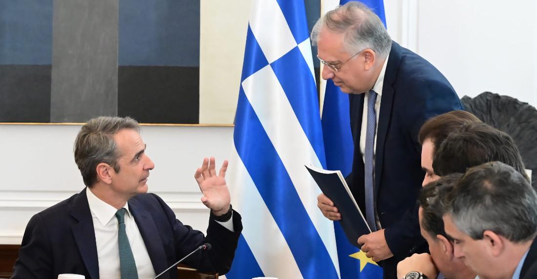 Καταιγίδα δικογραφιών απειλεί την κυβέρνηση Μητσοτάκη
