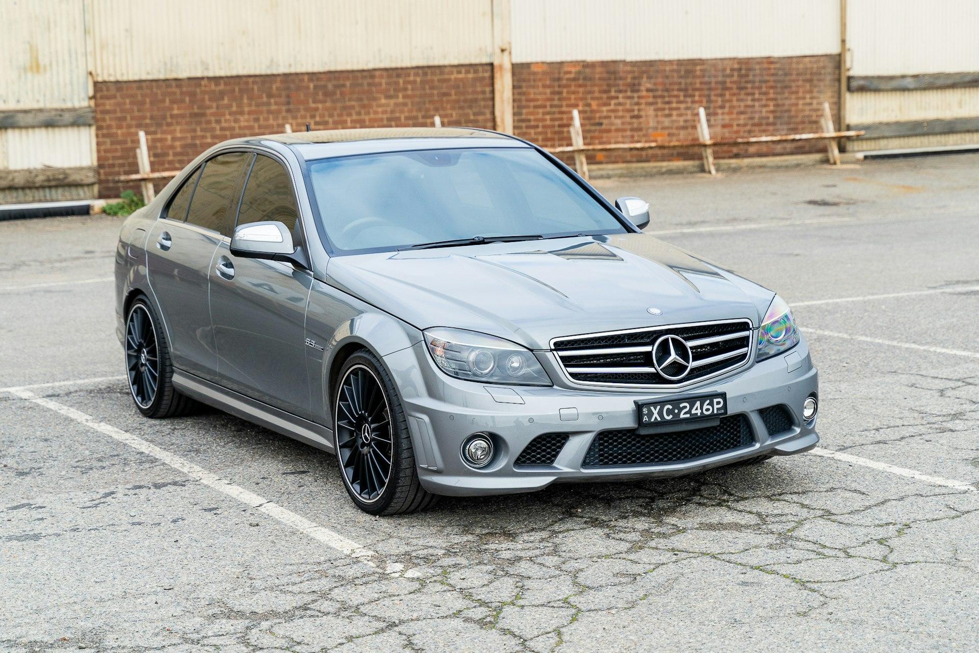 Mercedes-Benz C63 AMG: Ο Άγριος Αντίπαλος της M3