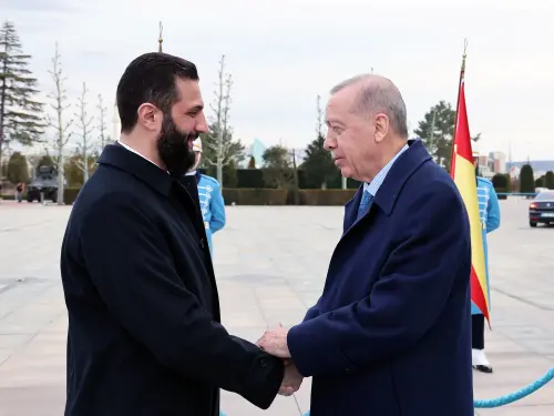 Ο Λάρι ο γάτος και οι παγκόσμιες πολιτικές αναταραχές