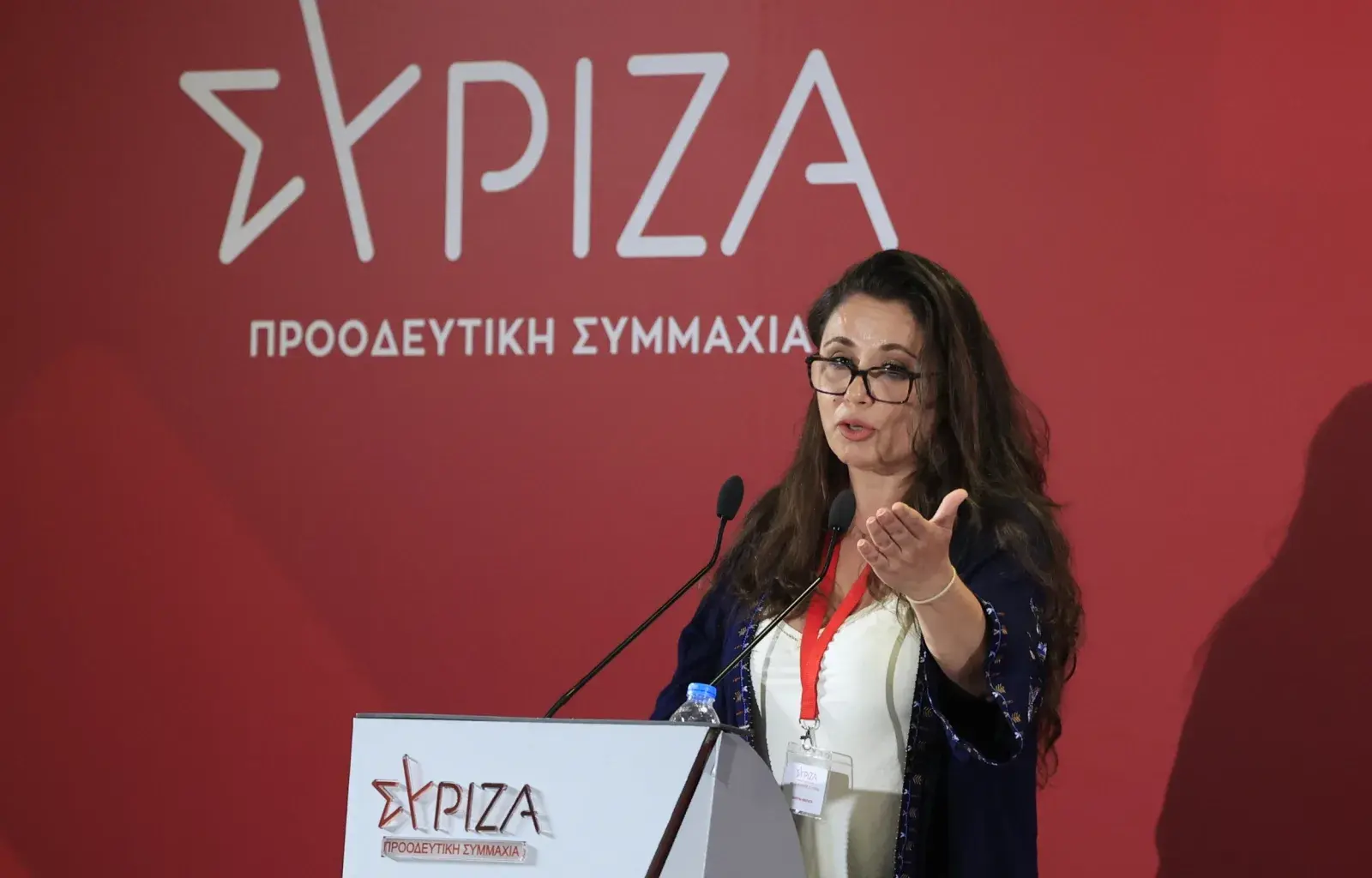 Συνεχιζόμενες αποχωρήσεις στον ΣΥΡΙΖΑ: Ανησυχία και εσωκομματική κρίση