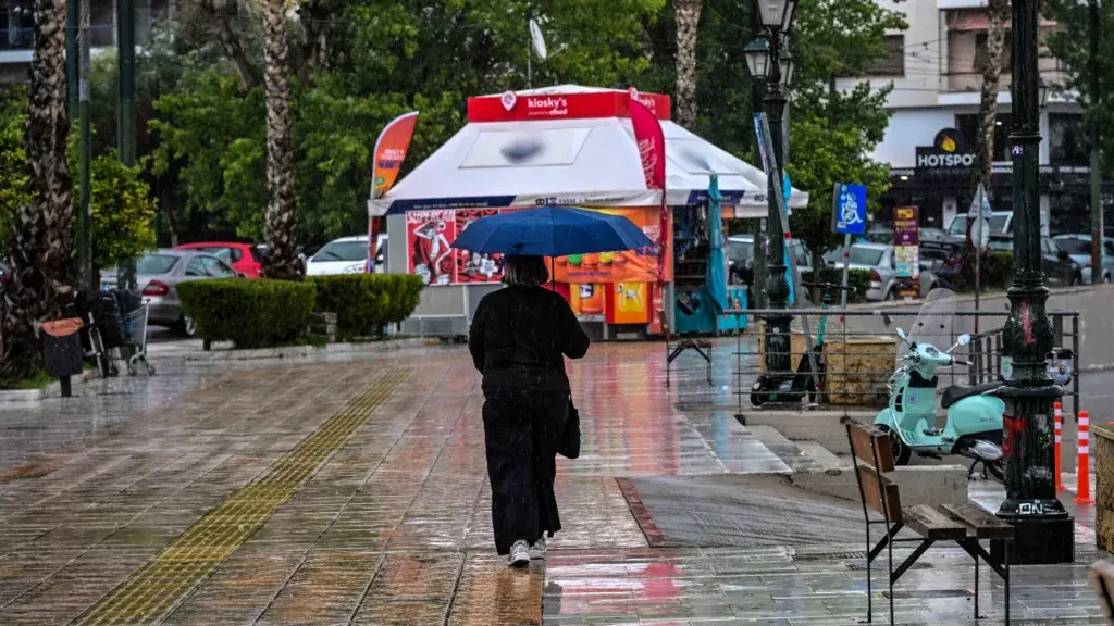 Κακοκαιρία και πολιτική αναταραχή: Οι πιο σημαντικές εξελίξεις