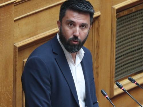 Σημαντικές Πολιτικές Εξελίξεις: Συγκρούσεις, Συνέδρια και Ανεξαρτητοποίηση
