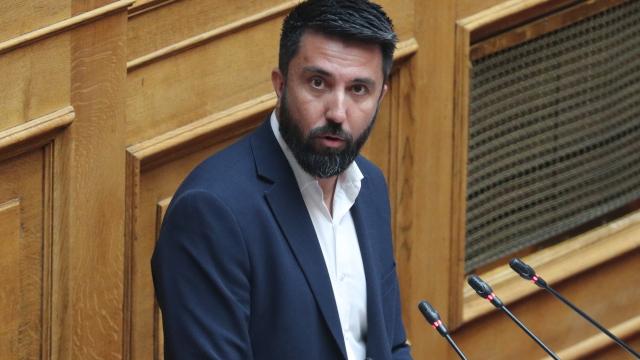 Σημαντικές Πολιτικές Εξελίξεις: Συγκρούσεις, Συνέδρια και Ανεξαρτητοποίηση