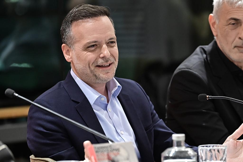 Σημαντικές πολιτικές εξελίξεις στο ΠαΣοΚ και κόντρες στην κυβερνητική σκηνή