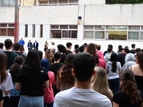 Τραγωδίες και εξελίξεις στην Ελλάδα: Φωτιές, θάνατοι και πολιτική ανησυχία