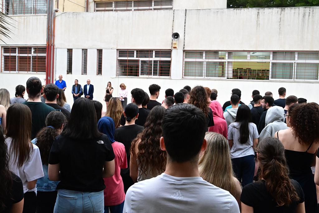 Τραγωδίες και εξελίξεις στην Ελλάδα: Φωτιές, θάνατοι και πολιτική ανησυχία