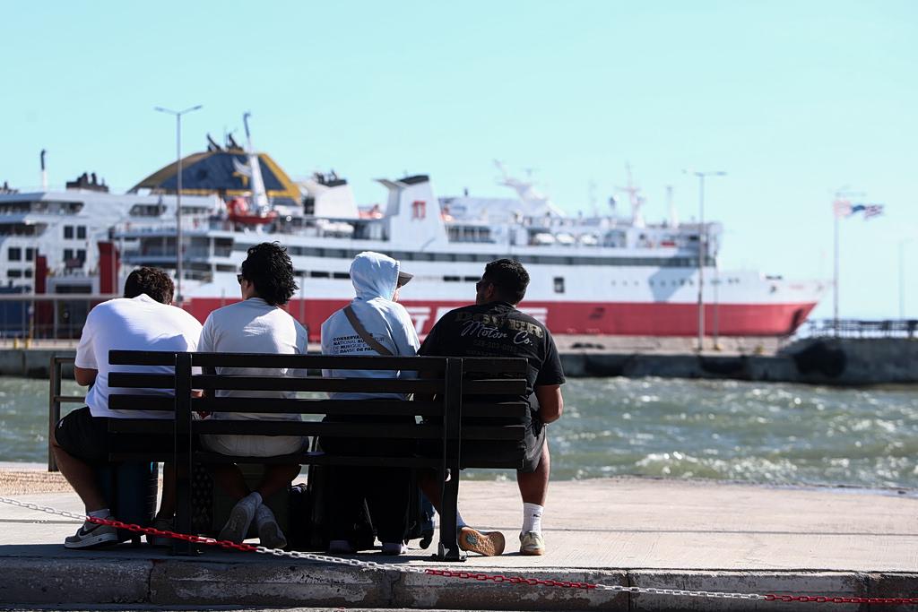 Κακοκαιρία και πολιτικές εξελίξεις: Προβλήματα και αντιδράσεις