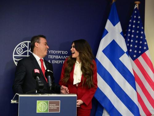 Πολιτική αναταραχή από αποκαλύψεις για ξένες επιρροές στην Ελλάδα