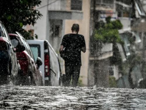 Σημαντικές Πολιτικές Εξελίξεις: Κακοκαιρία, Βία στα Σχολεία και Κοινωνικά Θέματα