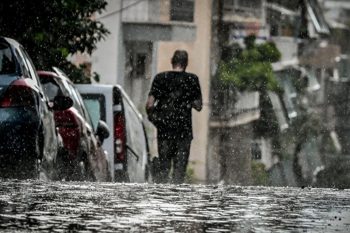 Σημαντικές Πολιτικές Εξελίξεις: Κακοκαιρία, Βία στα Σχολεία και Κοινωνικά Θέματα