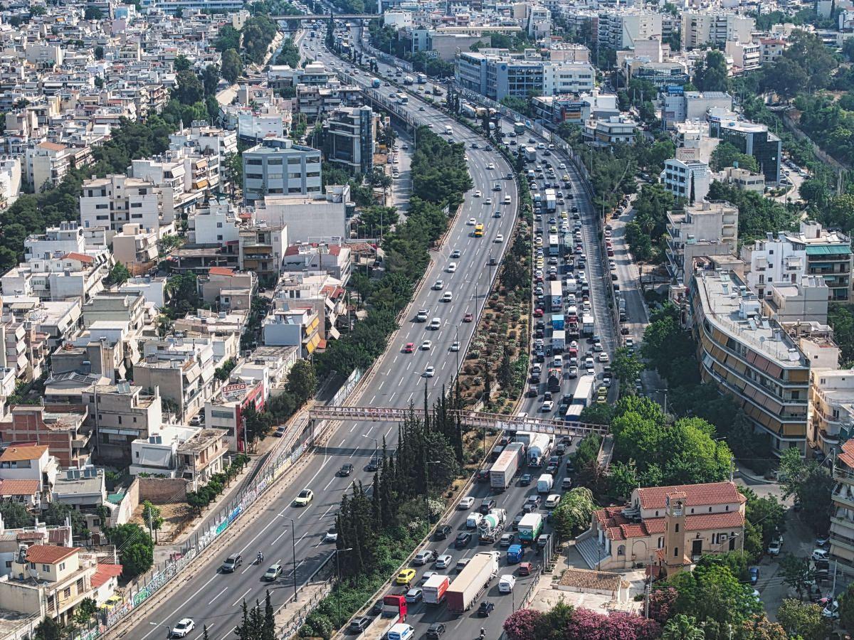 Σημαντικές πολιτικές εξελίξεις: Θάνατος Μαζωνάκη και κυκλοφοριακές ρυθμίσεις