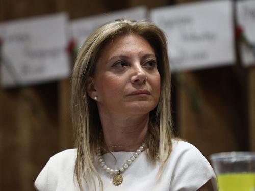 Δραματικές εξελίξεις στην πολιτική σκηνή: Φωτιές και εσωκομματικές αναταράξεις