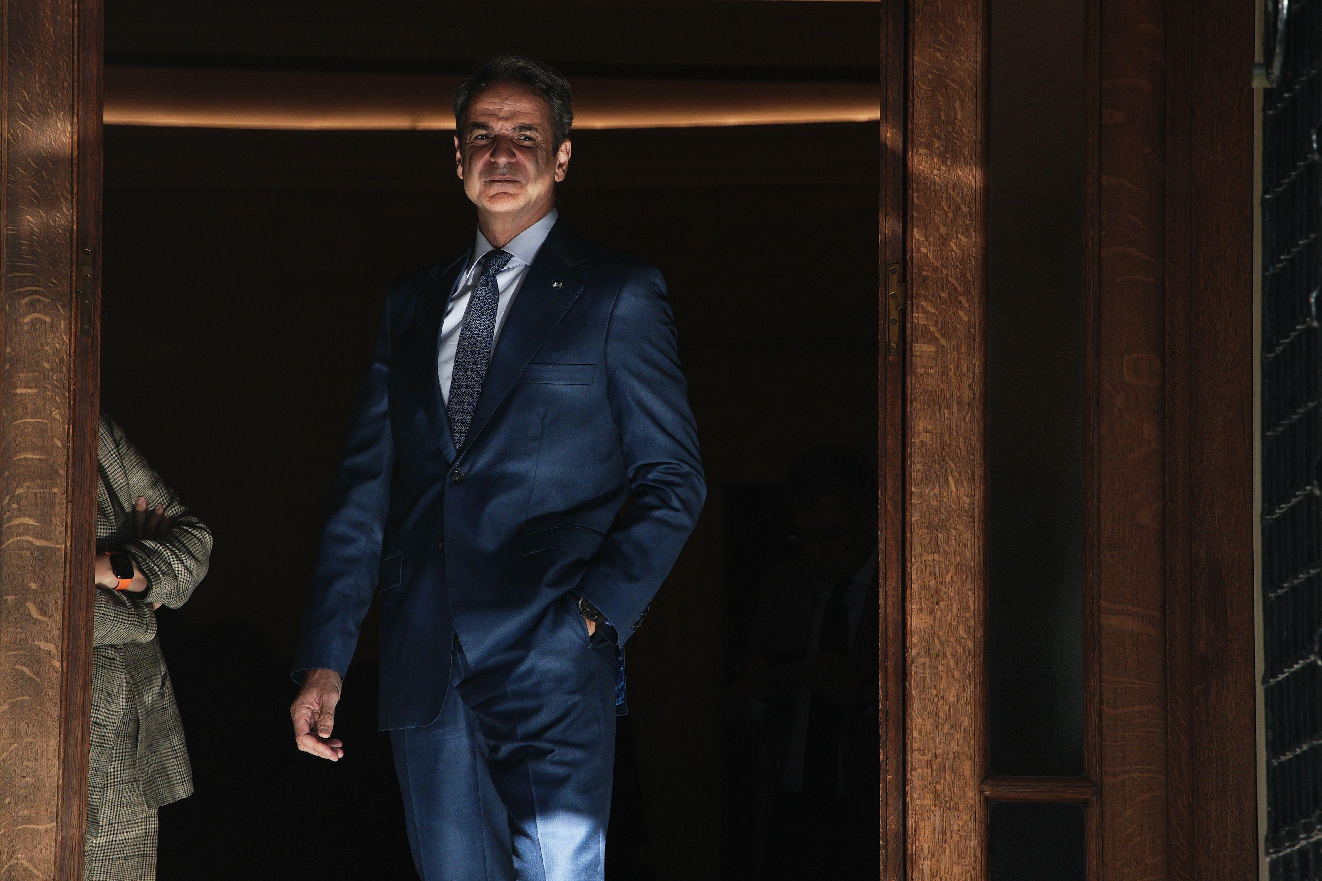 Πολιτικές εξελίξεις: Νέες στρατηγικές και προκλήσεις για τα κόμματα