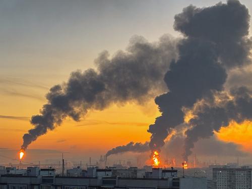 Ανησυχίες για το ενεργειακό μέλλον και τα χρέη του ιδιωτικού τομέα