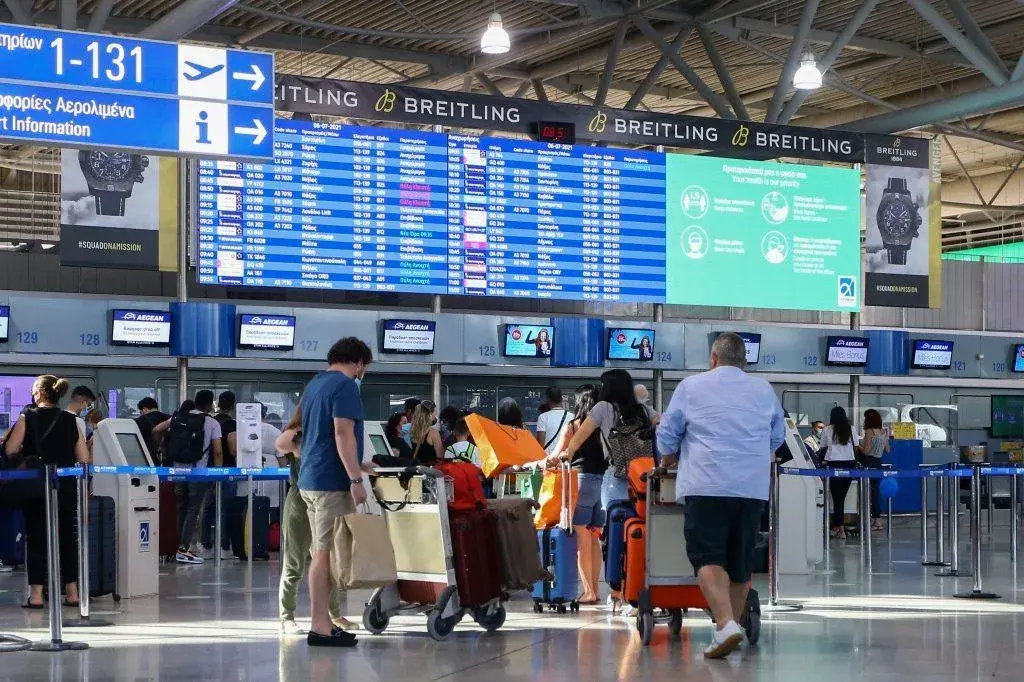 Ρεκόρ Τουρισμού και Σοβαρές Εξελίξεις στην Κοινωνία: Μια Εβδομάδα Σημαντικών Γεγονότων