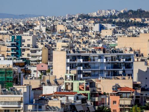 Σημαντικές Πολιτικές Εξελίξεις: Επιχειρηματικές Πρωτοβουλίες και Γεωπολιτικές Προκλήσεις