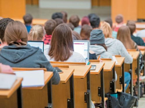 Αναπτυξιακές και κοινωνικές προκλήσεις στην ελληνική πολιτική σκηνή