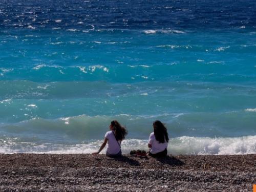 Σφοδρές καιρικές φαινόμενα και το πύρινο μέτωπο σε Ελλάδα και Αιγαίο