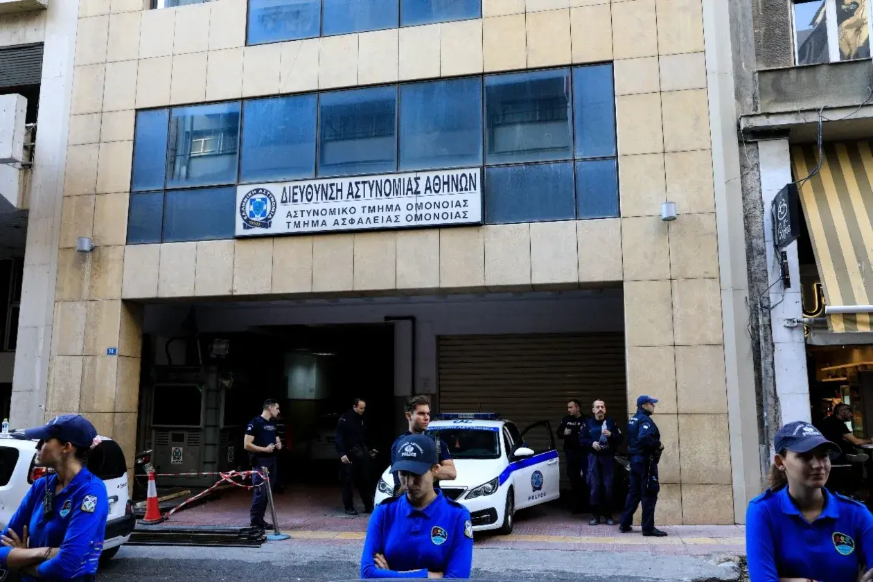 Σοβαρές Πολιτικές Εξελίξεις: Τροχαία και Δικαστικές Υποθέσεις Στη Σκιά Μεγάλων Γεγονότων