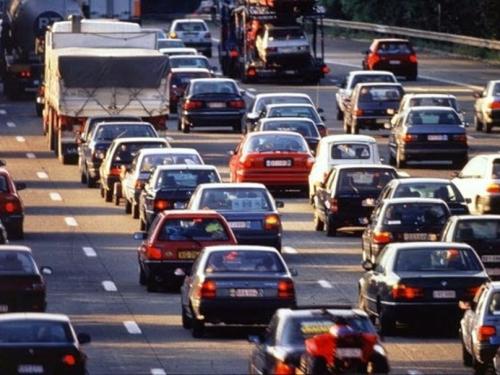 Καλοκαίρι στην Ελλάδα: Πολιτική επικαιρότητα και κοινωνικά φαινόμενα