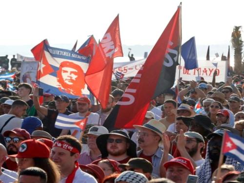 Κούβα: Μια Επανάσταση Στο Στόχαστρο της Ιστορίας