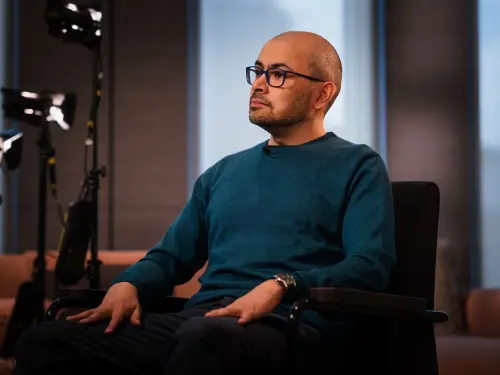 Νέες Πολιτικές Εξελίξεις: Ο Χασάμπης στη Google AI και η Σελήνη σε Εγρήγορση