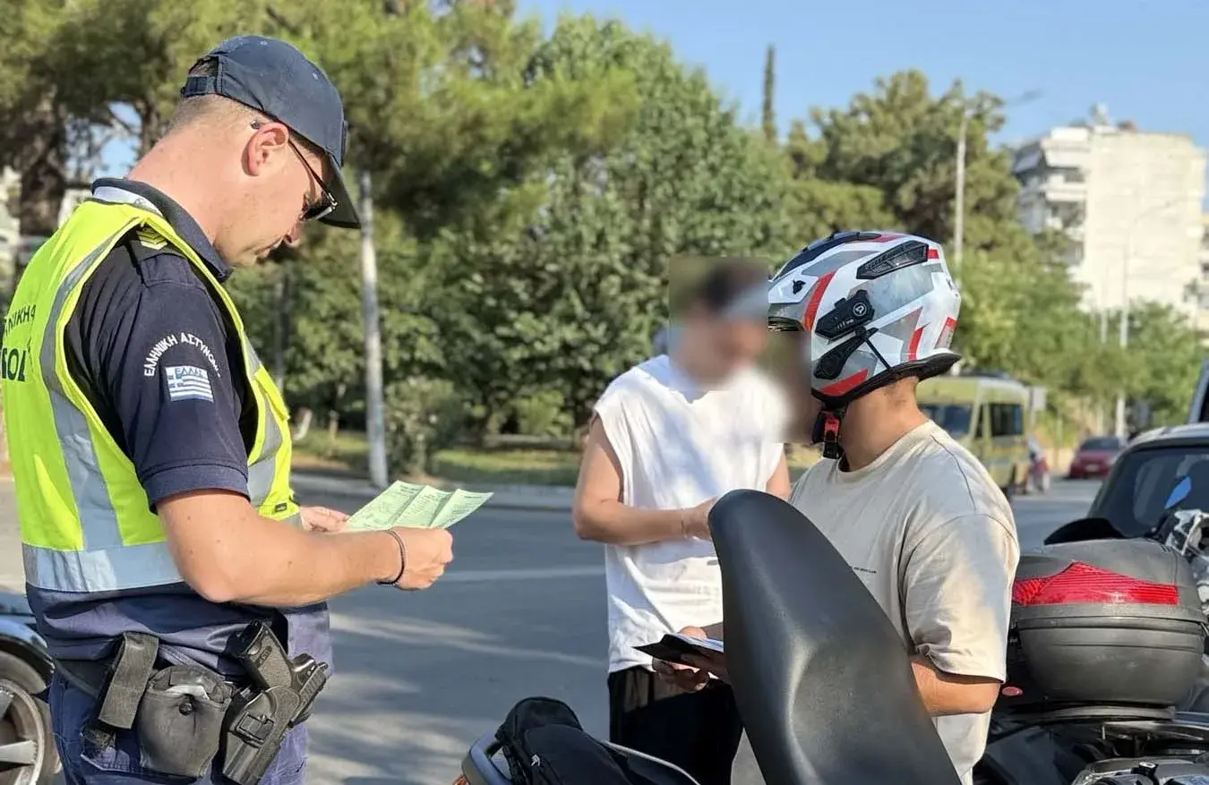 Αυστηροί Έλεγχοι για Κράνη: Πάνω από 2.200 Παραβάσεις σε Μία Εβδομάδα